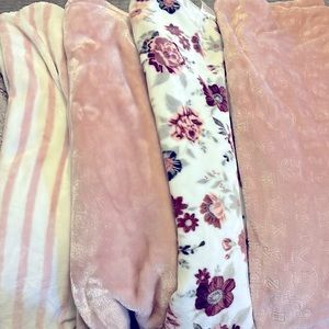 4 Baby girl blankets